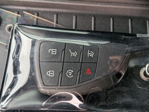 Certified 2024 Chevrolet Suburban Z71 w/ Luxury Package image 38