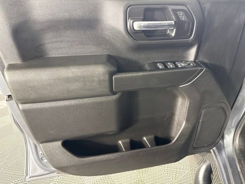 Used 2019 Chevrolet Silverado 1500 Custom Trail Boss w/ Custom Convenience Package AWD/4WD image 11