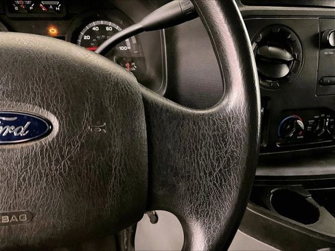 Used 2014 Ford E-250 and Econoline 250 w/ Power Group image 19