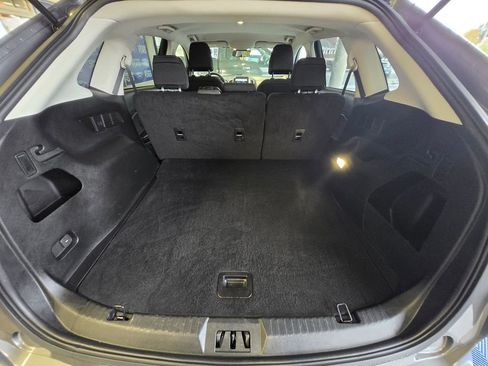 Used 2022 Ford Edge SE w/ Black Appearance Package image 8