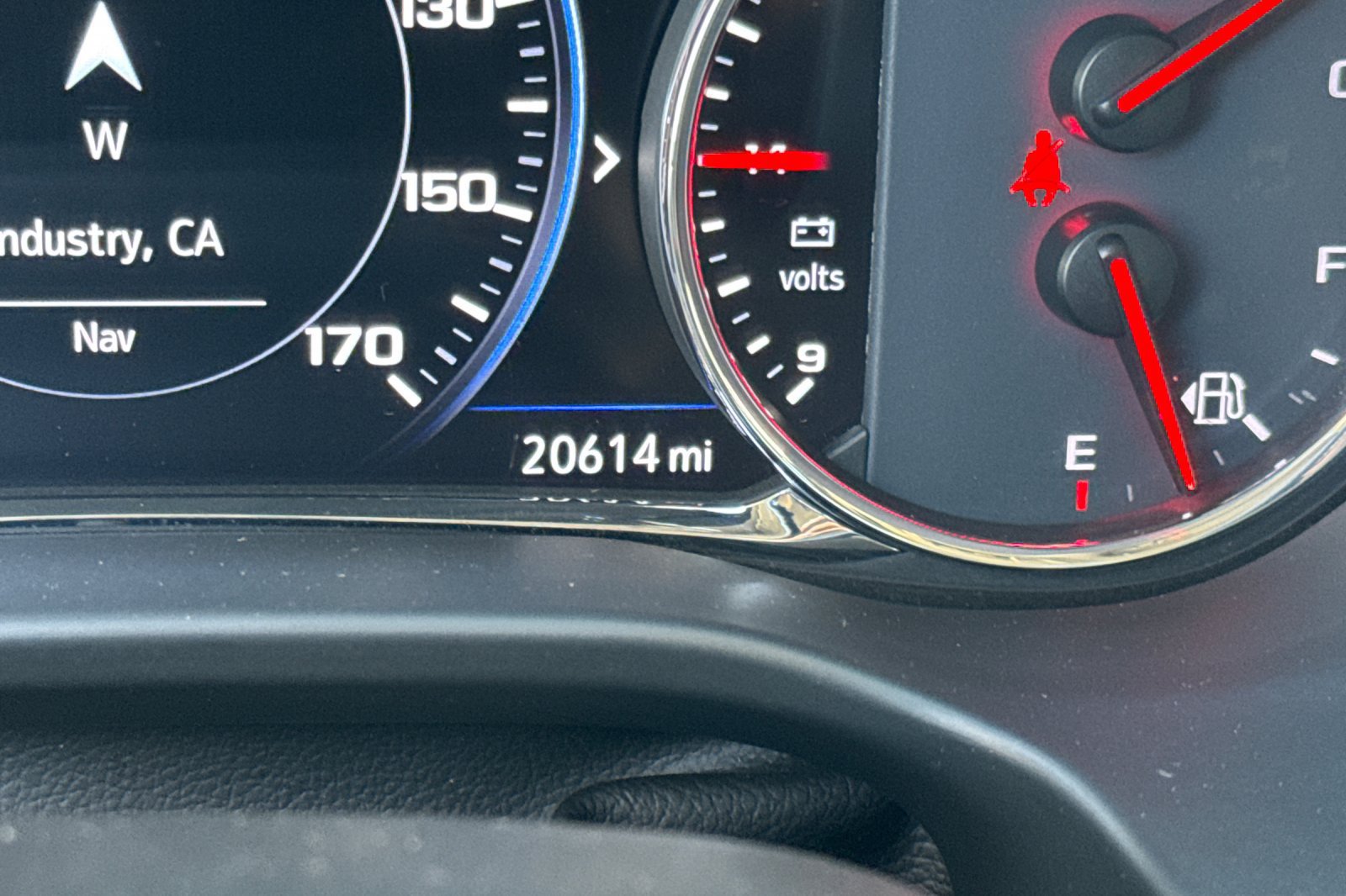 Used 2023 GMC Acadia Denali FWD image 32