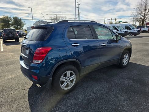 Used 2019 Chevrolet Trax LT w/ LT Convenience Package image 4