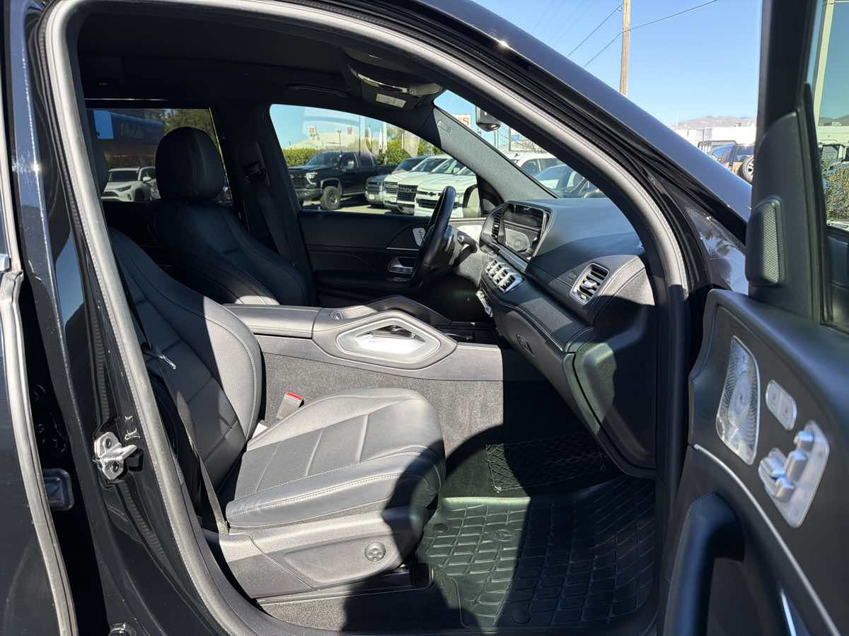 Used 2021 Mercedes-Benz GLS 450 4MATIC image 17