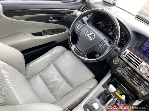 Used 2013 Lexus LS 460 AWD w/ Comfort Pkg image 22