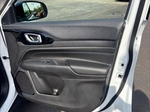 New 2026 Jeep Compass Limited image 41