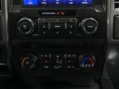 Used 2020 Ford F150 XLT w/ Equipment Group 302A Luxury AWD/4WD image 25