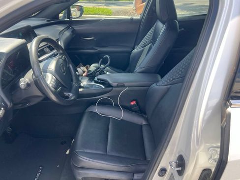 Used 2020 Lexus UX 200 w/ Premium Package FWD image 3