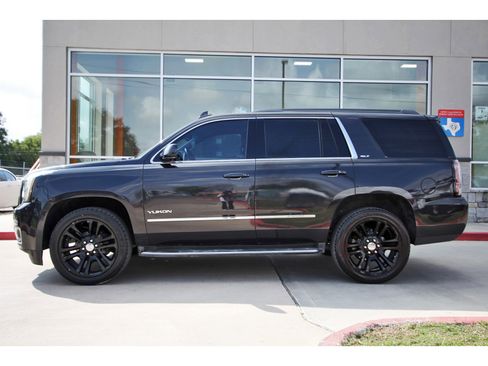 Used 2020 GMC Yukon SLT w/ Premium Edition image 3