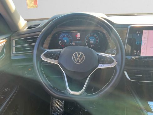 Used 2025 Volkswagen Atlas SE image 12