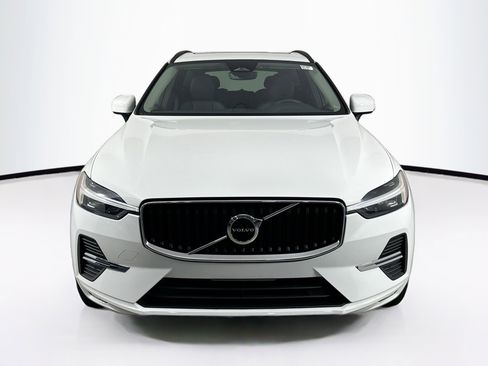 Used 2022 Volvo XC60 B5 Momentum w/ Protection Package Premier image 2