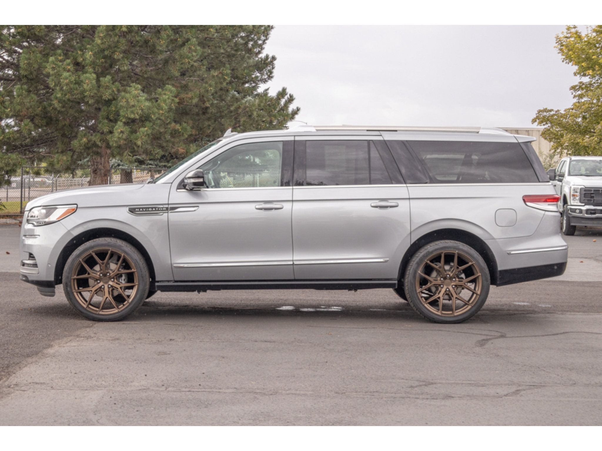 Used 2024 Lincoln Navigator L 4WD image 6