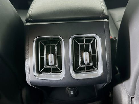 Used 2024 Kia Sorento S image 27