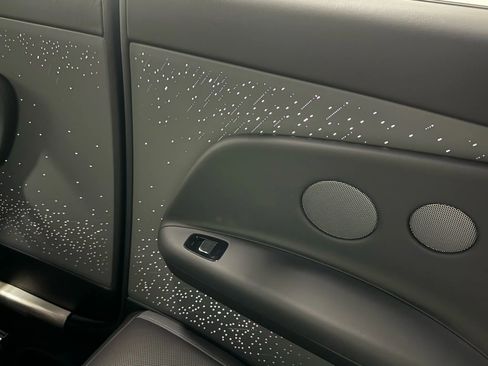 Used 2025 Rolls-Royce Spectre image 18