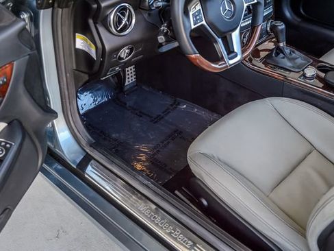 Used 2012 Mercedes-Benz SLK 250 image 47