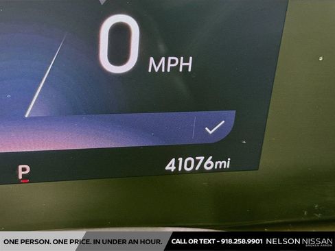 Used 2015 Nissan Rogue SV AWD/4WD image 12
