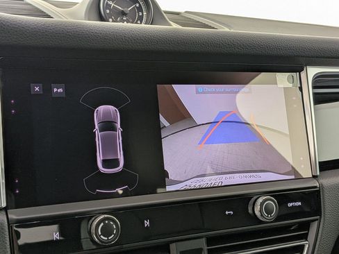 Certified 2025 Porsche Macan Turbo AWD/4WD image 19
