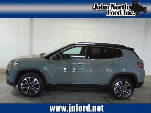 Used 2024 Jeep Compass Limited w/ Sun and Sound Group AWD/4WD image 1