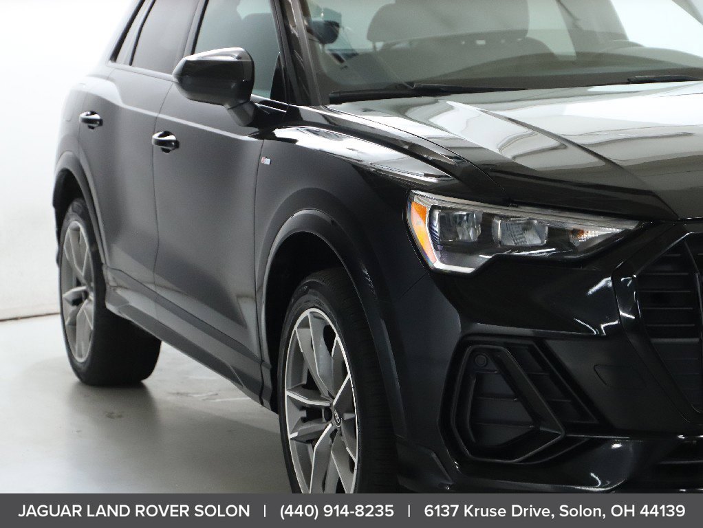 Used 2022 Audi Q3 2.0T Premium w/ Black Optic Sport Package AWD/4WD image 12
