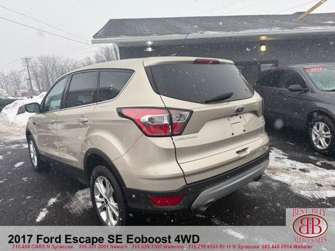 Used 2017 Ford Escape SE image 5