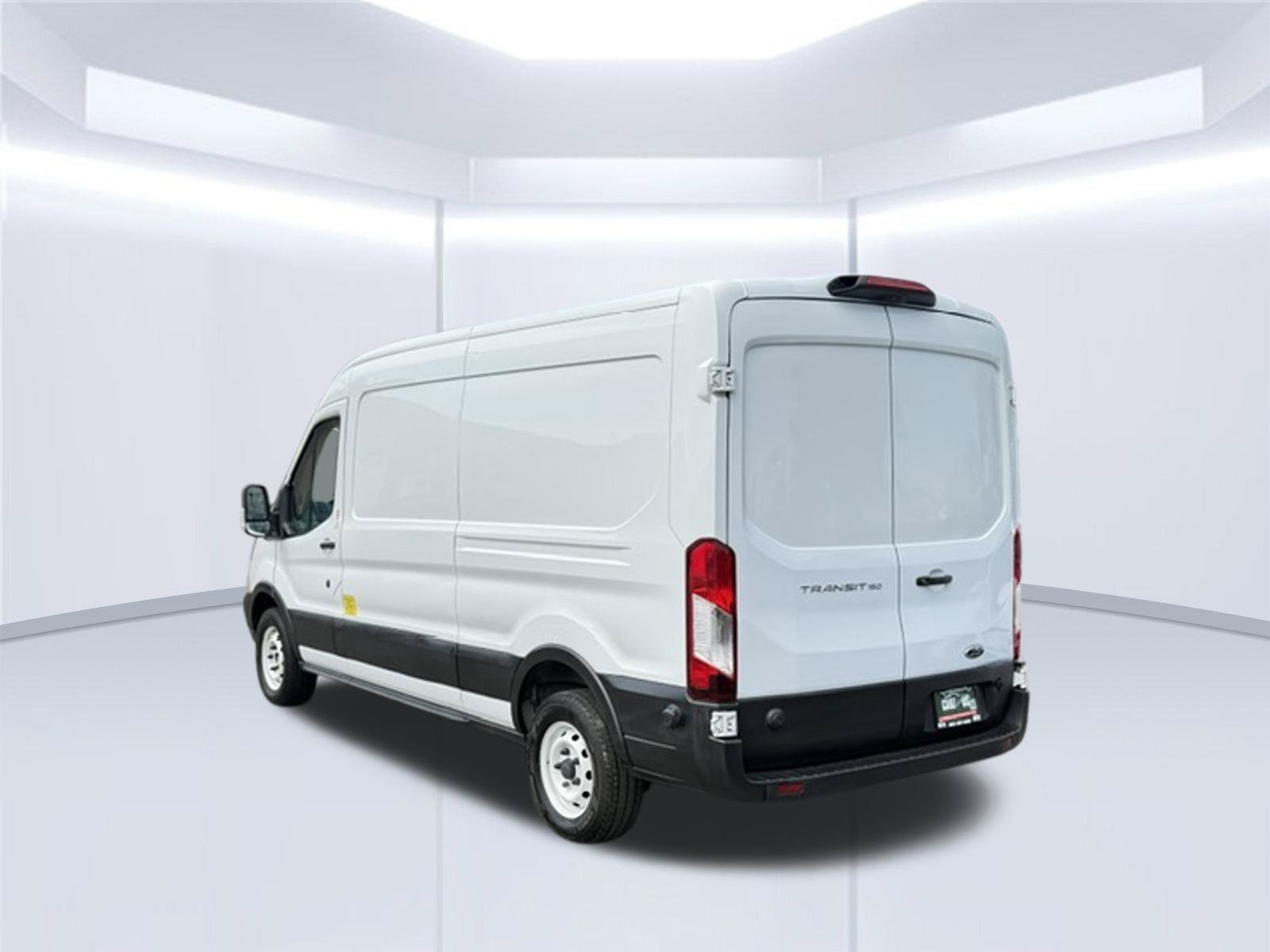 Used 2018 Ford Transit 150 148 Medium Roof RWD image 7