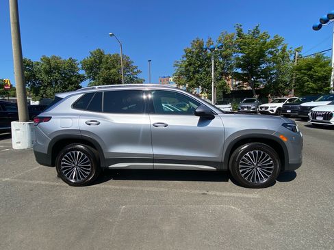 Certified 2025 Volkswagen Tiguan S AWD/4WD image 2