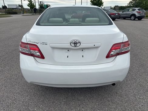 Used 2010 Toyota Camry FWD image 4