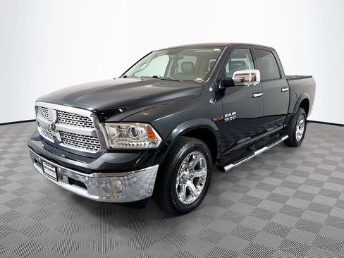 Used 2015 RAM 1500 Laramie w/ Convenience Group AWD/4WD image 3