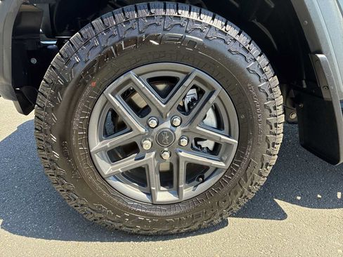Used 2024 Jeep Wrangler Unlimited Sport AWD/4WD image 19