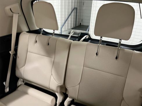 Used 2021 Lexus GX 460 Premium w/ Premium Package image 30