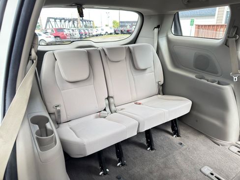 Used 2019 Kia Sedona L FWD image 44