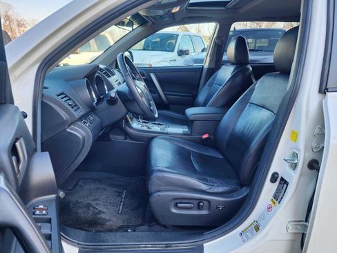 Used 2010 Toyota Highlander SE image 11