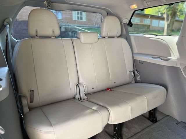 Used 2012 Toyota Sienna XLE FWD image 45