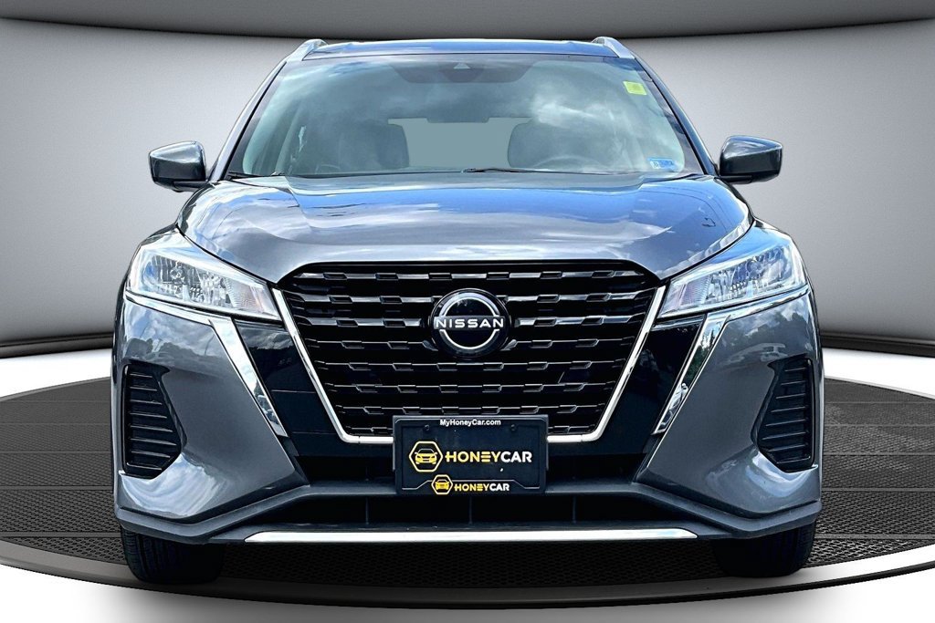Used 2022 Nissan Kicks SV FWD image 2