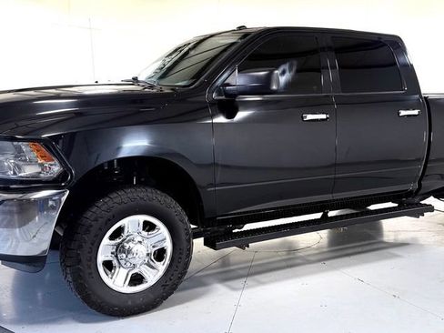 Used 2018 RAM 2500 SLT AWD/4WD image 9