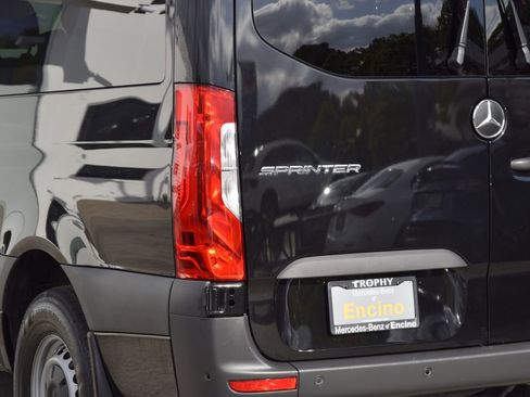 Used 2024 Mercedes-Benz Sprinter 2500 image 4