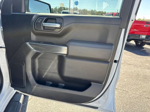 Used 2022 Chevrolet Silverado 1500 RST w/ LPO, Blackout Package image 15