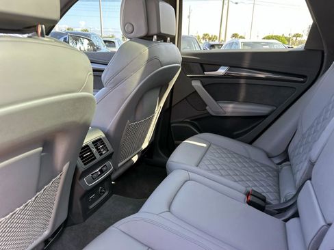 Used 2023 Audi SQ5 Premium Plus w/ Premium Plus Package image 15