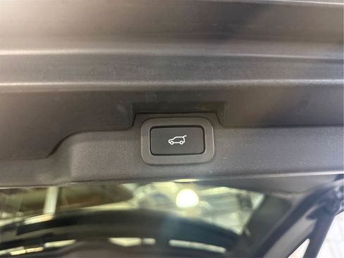 Used 2020 Land Rover Discovery Landmark AWD/4WD image 33