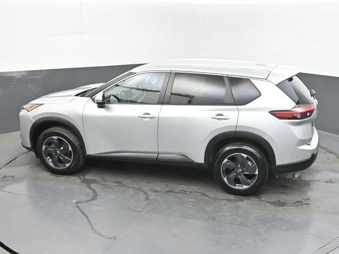 Certified 2024 Nissan Rogue SV AWD/4WD image 34