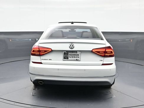 Used 2017 Volkswagen Passat 1.8T SEL Premium FWD image 6