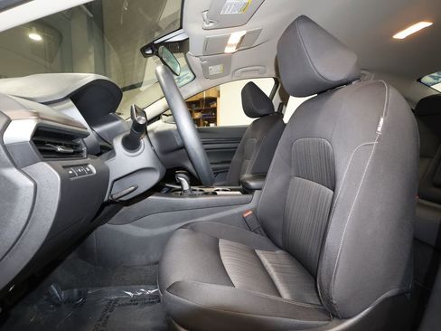 Used 2024 Nissan Altima 2.5 SV image 21