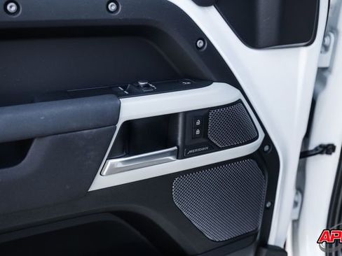 Used 2022 Land Rover Defender 90 X-Dynamic S image 64