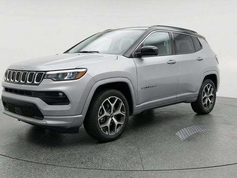 Used 2025 Jeep Compass Limited AWD/4WD image 3