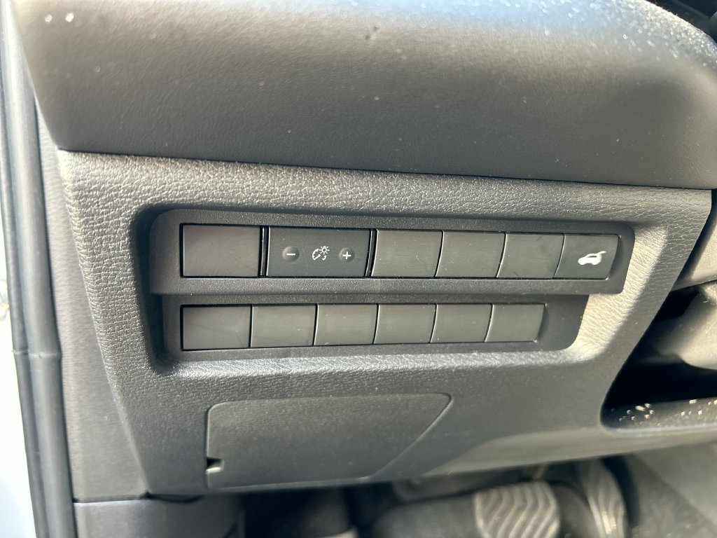 Used 2023 Mitsubishi Outlander SE AWD/4WD image 14
