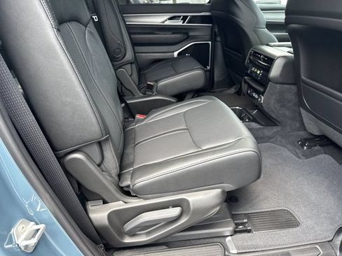 New 2026 Jeep Grand Wagoneer L Limited AWD/4WD image 15