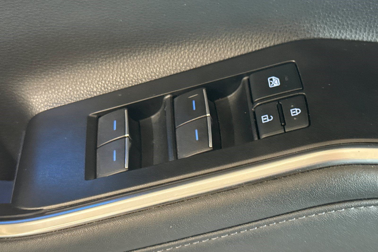 Used 2021 Toyota Highlander Limited AWD/4WD image 13