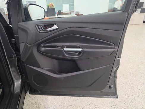 Used 2017 Ford Escape Titanium AWD/4WD image 27