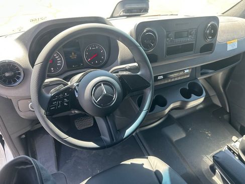 New 2025 Mercedes-Benz Sprinter 2500 image 22