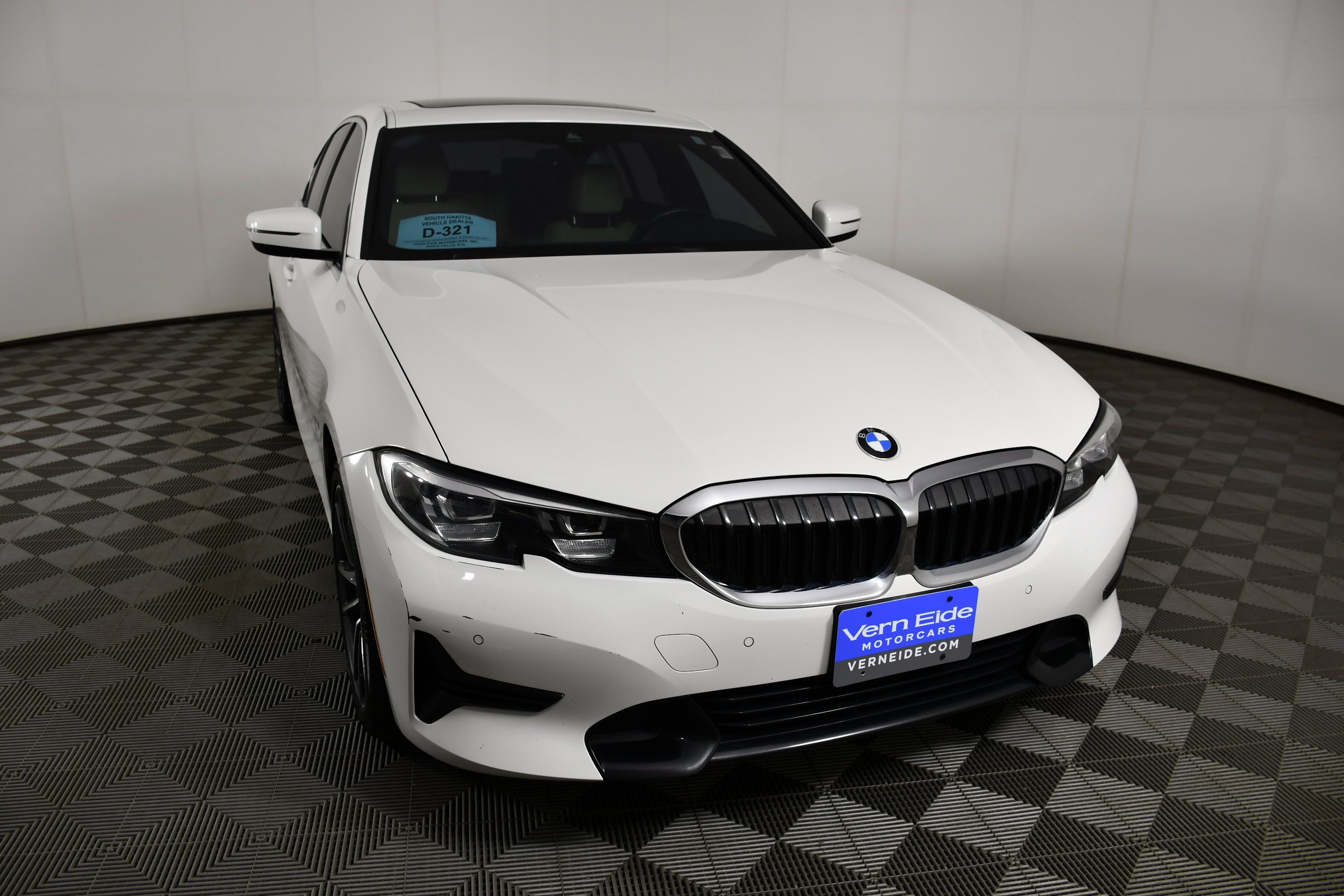 Used 2019 BMW 330i xDrive Sedan w/ Driving Assistance Package AWD/4WD image 3