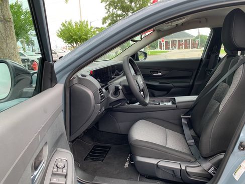 New 2026 Nissan Sentra SV w/ SV Convenience Package FWD image 18